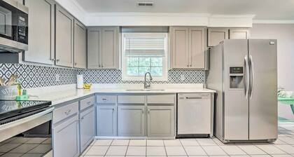 Bright & Cozy Charleston Home Near Downtown!