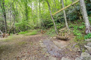 House (3 Bedrooms) | Interior - 'greystone' Creekside Cabin: Hike, Fish & Explore! (Elk Park)