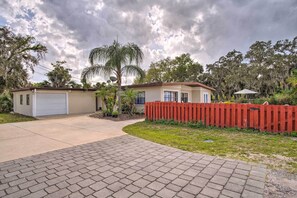 Interior - Cozy Melbourne Home w/ Deck & Pool: 5 Mi to Beach! (Melbourne)