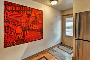 Apartment (2 Bedrooms) | Interior - Walk to Town & Coast: Anchorage Condo w/ Fireplace (Anchorage)