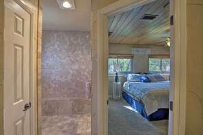 House (4 Bedrooms)