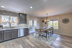 單棟房屋 (4 Bedrooms) | 內部