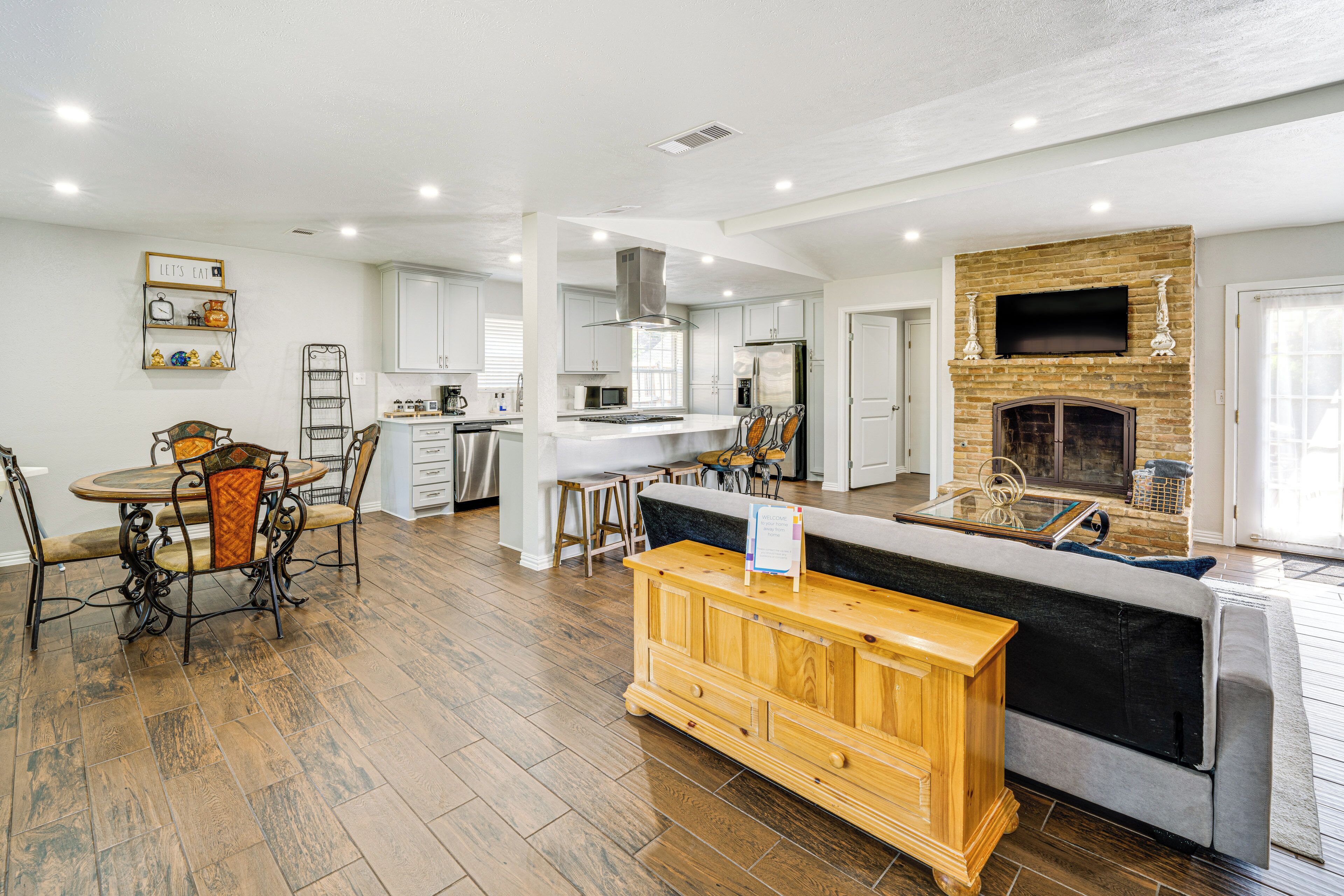 المنشأة من الداخل