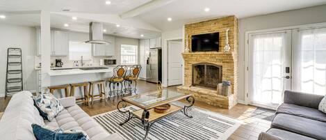 House (4 Bedrooms) | Front of property