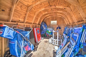 Apartment (3 Bedrooms) | Interior - Coastal Brigantine Retreat - Walk to Beach! (Brigantine)