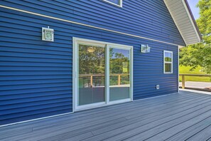 Exterior detail - Waterfront Lake Cottage w/ Dock, Gentle Slope (Caryville)