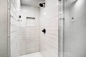 Interior - < 1 Mi to El Paseo: Cottage Oasis w/ Fire Pit (Palm Desert)