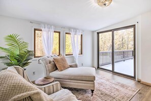 Interior - Rustic Lafayette A-frame Cabin w/ Game Room! (LaFayette)