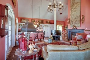 Interior - Exquisite Lake Charles Gem - Waterfront Views (Lake Charles)