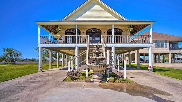 Exterior - Exquisite Lake Charles Gem - Waterfront Views (Lake Charles)