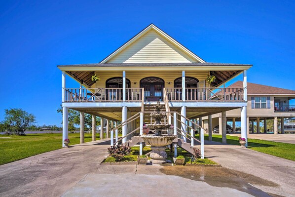 Exterior - Exquisite Lake Charles Gem - Waterfront Views (Lake Charles)