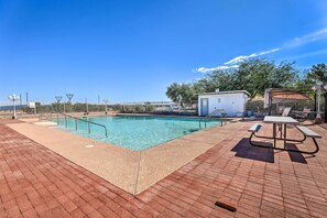 Apartment (2 Bedrooms) | Interior - Cozy & Relaxing Eloy Apartment w/ Pool Access (Eloy)