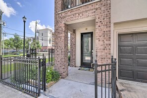 House (3 Bedrooms) | Interior - Chic Midtown House ~ 2 Mi to Dtwn Houston! (Houston)