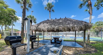 Coastal Marco Island Condo w/ Club Amenities!