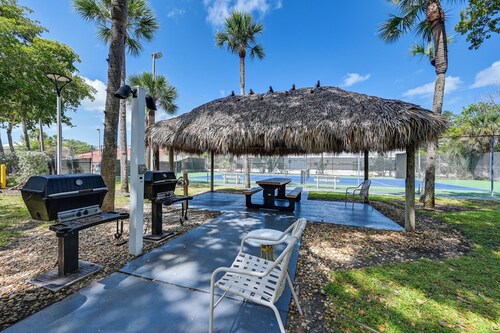 Coastal Marco Island Condo w/ Club Amenities!