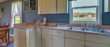 House (2 Bedrooms) | Interior