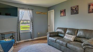 ุงูู
ูุดุฃุฉ ู
ู ุงูุฏุงุฎู