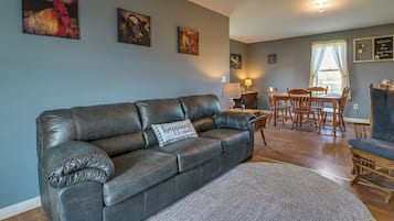 ุงูู
ูุดุฃุฉ ู
ู ุงูุฏุงุฎู