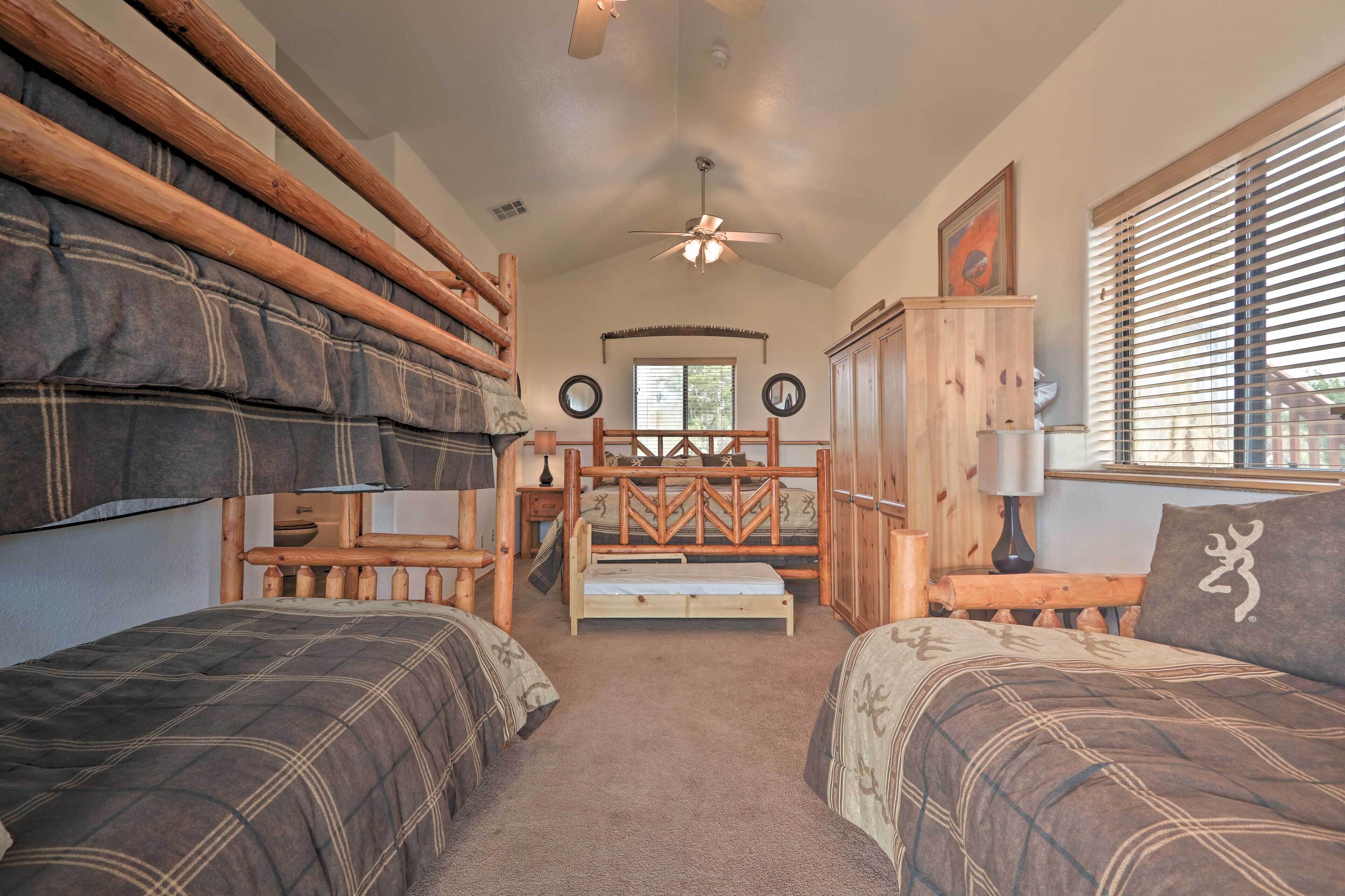 House (4 Bedrooms) | Interior