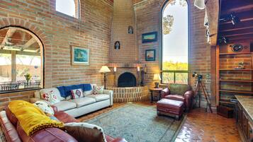 House (2 Bedrooms) | Front of property