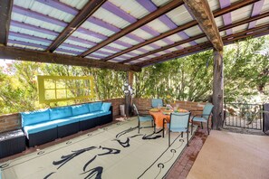 Interior - Eclectic Tucson Home 2 Mi to Saguaro National Park (Tucson)