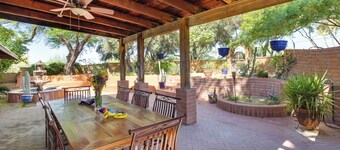 Eclectic Tucson Home 2 Mi to Saguaro National Park