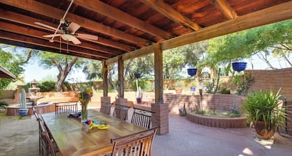 Eclectic Tucson Home 2 Mi to Saguaro National Park