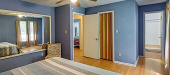 Fayetteville Vacation Rental w/ Yard!