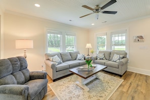 House (2 Bedrooms) | Interior