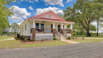 House (2 Bedrooms) | Front of property