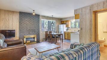 ู
ูุฒู (2 Bedrooms) | ุงูู
ูุดุฃุฉ ู
ู ุงูุฏุงุฎู