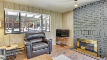 ู
ูุฒู (2 Bedrooms) | ุงูู
ูุดุฃุฉ ู
ู ุงูุฏุงุฎู