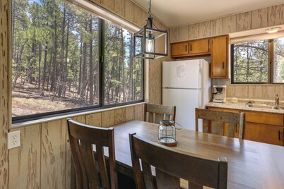 Cozy Cabin in Greer: Hike, Bike & Ski!