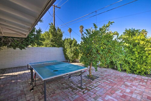 Mid-century Modern Oasis, 1 Mile to El Paseo!