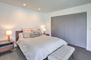 House (3 Bedrooms) | Interior - Mid-century Modern Oasis, 1 Mile to El Paseo! (Palm Desert)