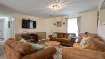 House (3 Bedrooms) | Front of property