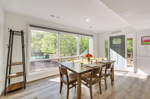 Waterfront Beaver Lake Apt w/ Deck