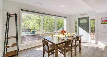 Waterfront Beaver Lake Apt w/ Deck