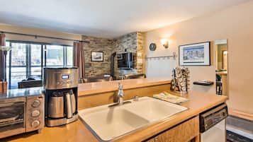 Apartment (1 Bedroom) | Interior