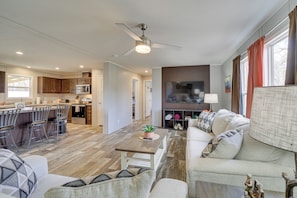 House (3 Bedrooms) | Interior