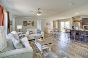 House (3 Bedrooms) | Interior
