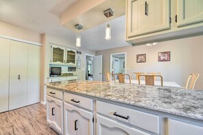 House (4 Bedrooms) | Interior - Cozy West Bloomfield Home - Fishing Nearby! (West Bloomfield)