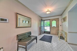 House (4 Bedrooms) | Interior - Cozy West Bloomfield Home - Fishing Nearby! (West Bloomfield)
