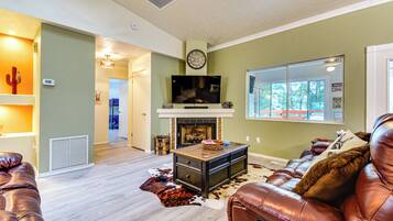 House (3 Bedrooms) | Front of property