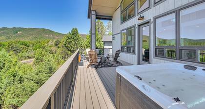 Views & Hot Tub: 'pineberry Modern' Luxury Home