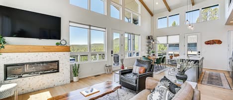 House (3 Bedrooms) | Front of property