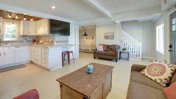 Cottage (2 Bedrooms) | Interior