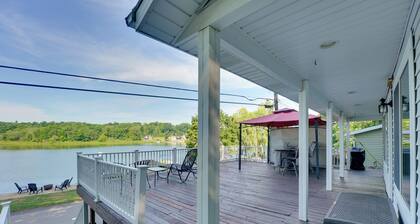 Big Pine Island Lake Cottage w/ Boat Dock & Kayaks