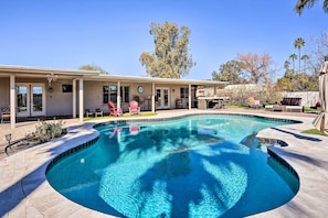 House (4 Bedrooms) | Interior - Pool & Outdoor Lounge: Scottsdale Family Home (Scottsdale)