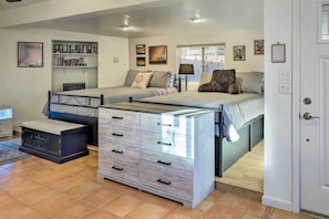 Apartment (0 Bedroom) | Interior